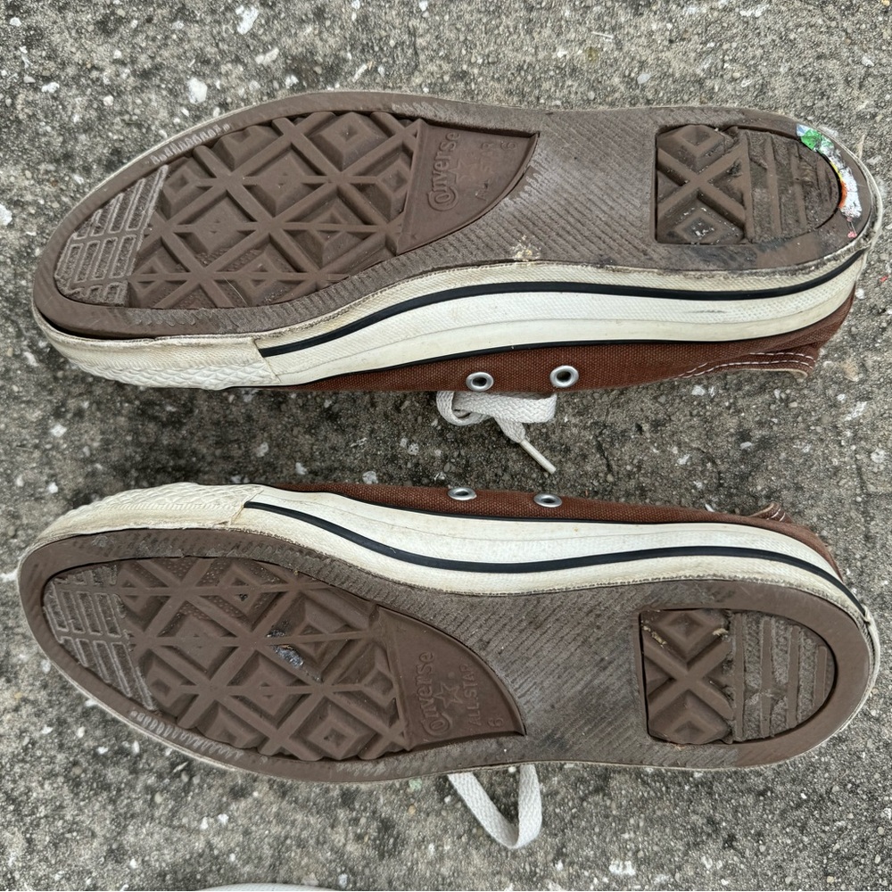 Brown Converse - Size 8